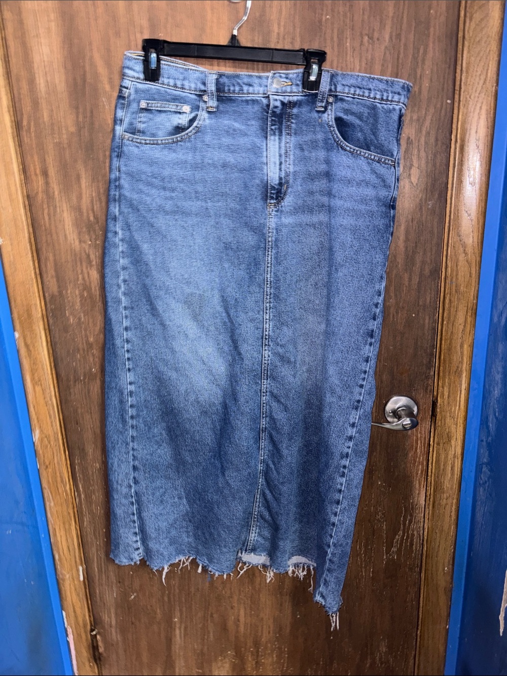 Universal Thread Dark Blue Denim Jeans with Contrast Stitching